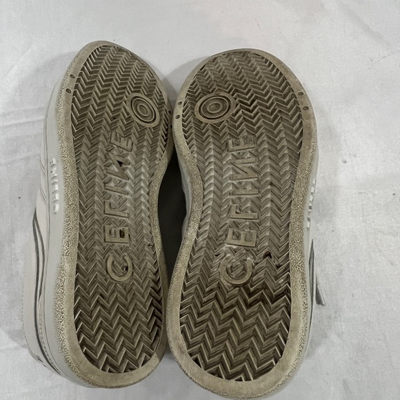 Authentic Celine Trainer Low Lace-Up Sneaker in Calfskin - Picture 5 of 10